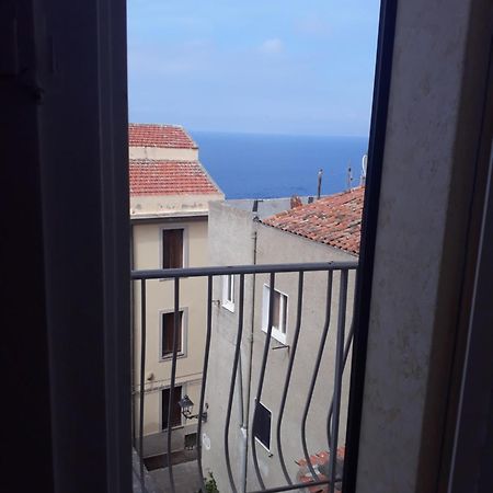 카스텔사르도 L'Antico Faro B&B 외부 사진