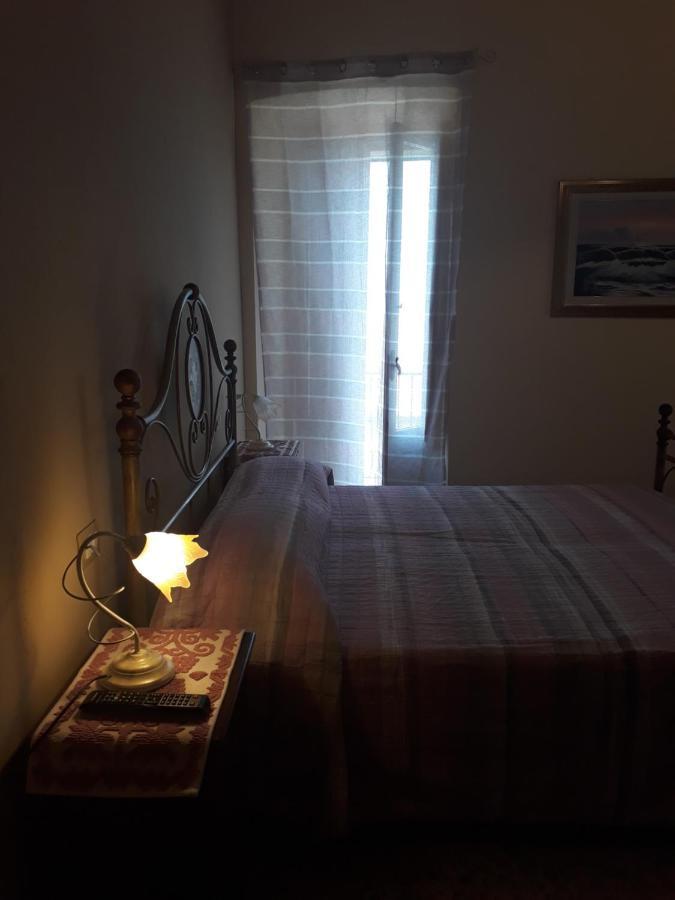 카스텔사르도 L'Antico Faro B&B 외부 사진
