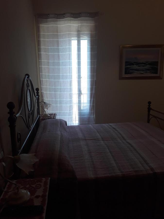 카스텔사르도 L'Antico Faro B&B 외부 사진