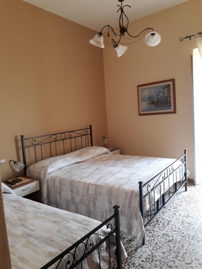 카스텔사르도 L'Antico Faro B&B 외부 사진