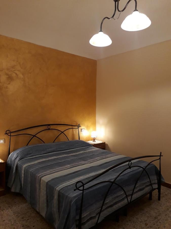 카스텔사르도 L'Antico Faro B&B 외부 사진