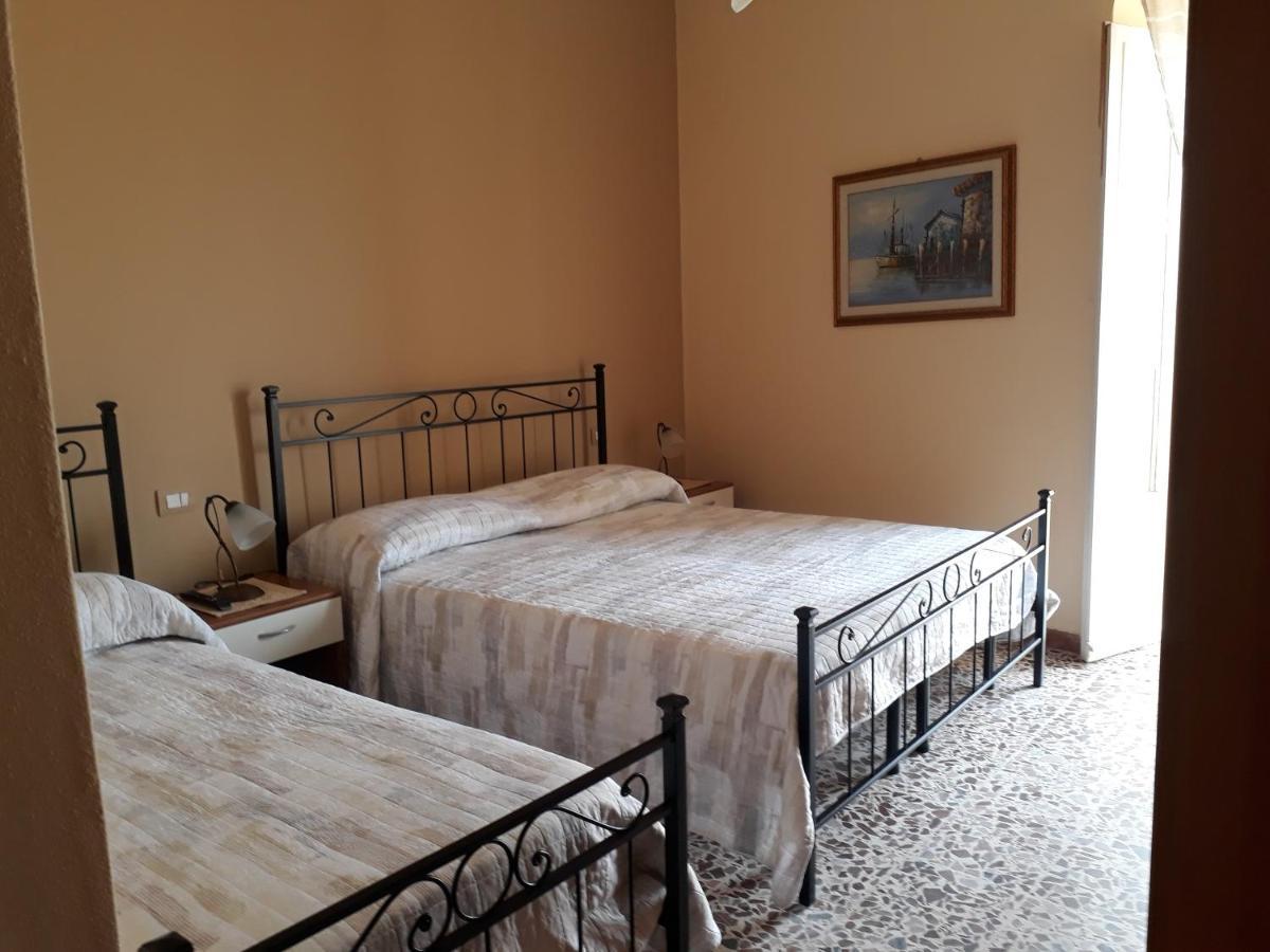 카스텔사르도 L'Antico Faro B&B 외부 사진