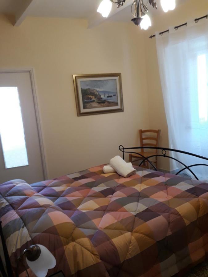 카스텔사르도 L'Antico Faro B&B 외부 사진